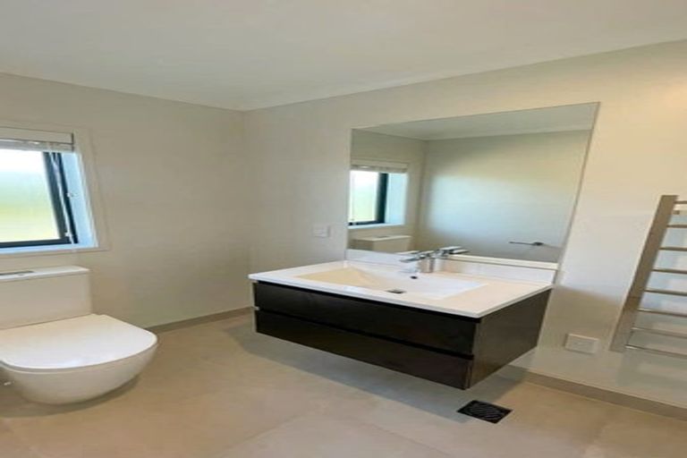 Photo of property in 7/77 Glenmore Road, Sunnyhills, Auckland, 2010