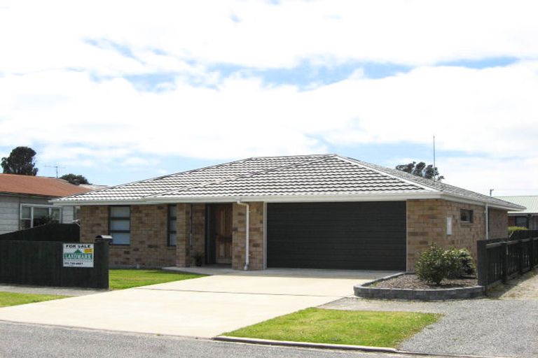 Photo of property in 103 Peel Street, Westport, 7825