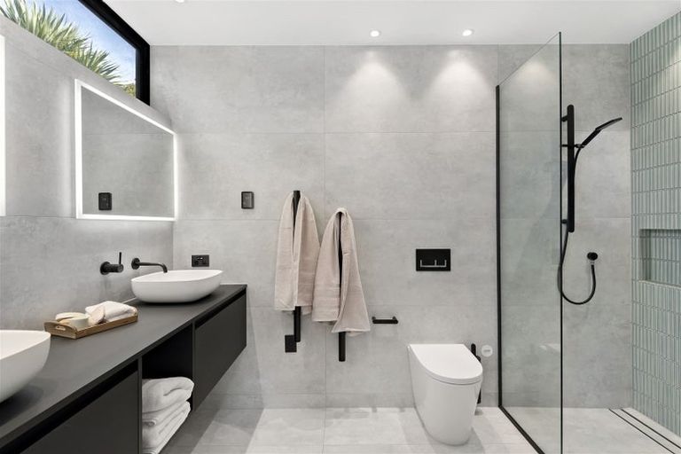 Photo of property in 114a Paparoa Street, Papanui, Christchurch, 8053