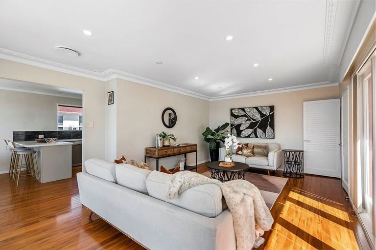 Photo of property in 342 Te Atatu Road, Te Atatu South, Auckland, 0610