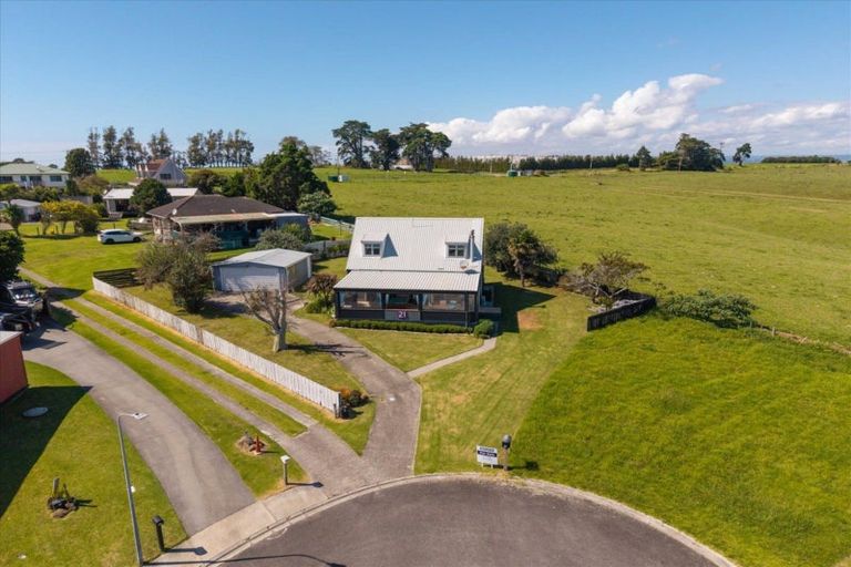 Photo of property in 21 Whenuariri Place, Maketu, Te Puke, 3189