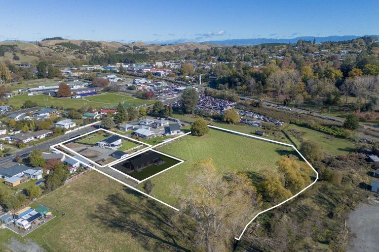 Photo of property in 14 Victoria Street, Waipawa, 4210