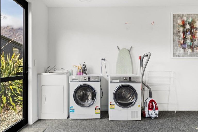 Photo of property in 7 Kerrera Lane, Jacks Point, Queenstown, 9371