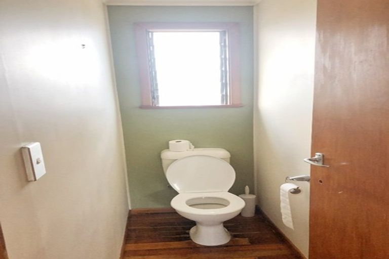 Photo of property in 4 Beverly Place, New Lynn, Auckland, 0600