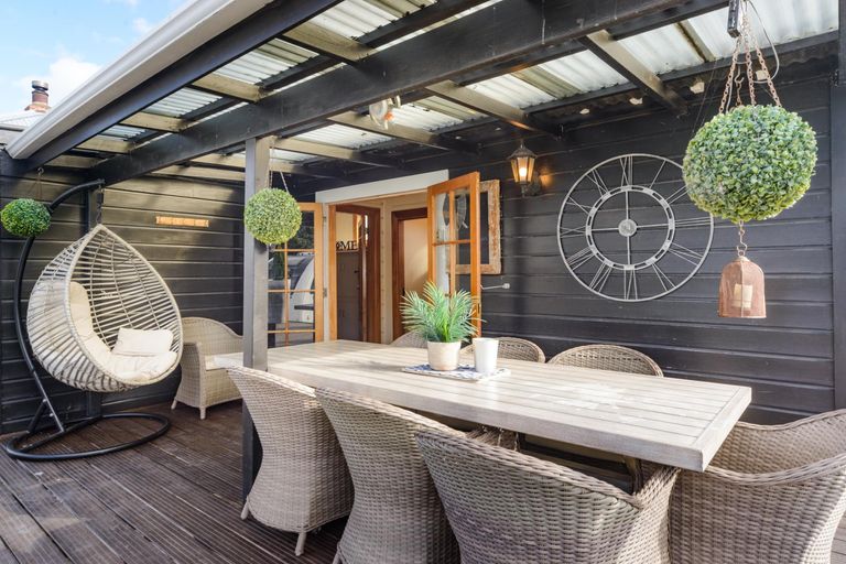 Photo of property in 97 Featherston Street, Takaro, Palmerston North, 4412