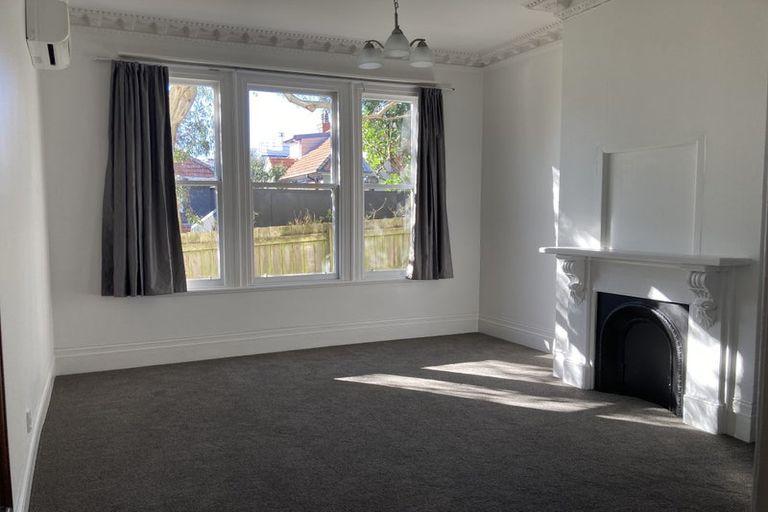 Photo of property in 11 Brougham Street, Mount Victoria, Wellington, 6011