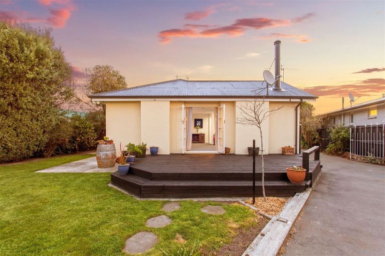 Photo of property in 14 Englefield Road, Belfast, Christchurch, 8051