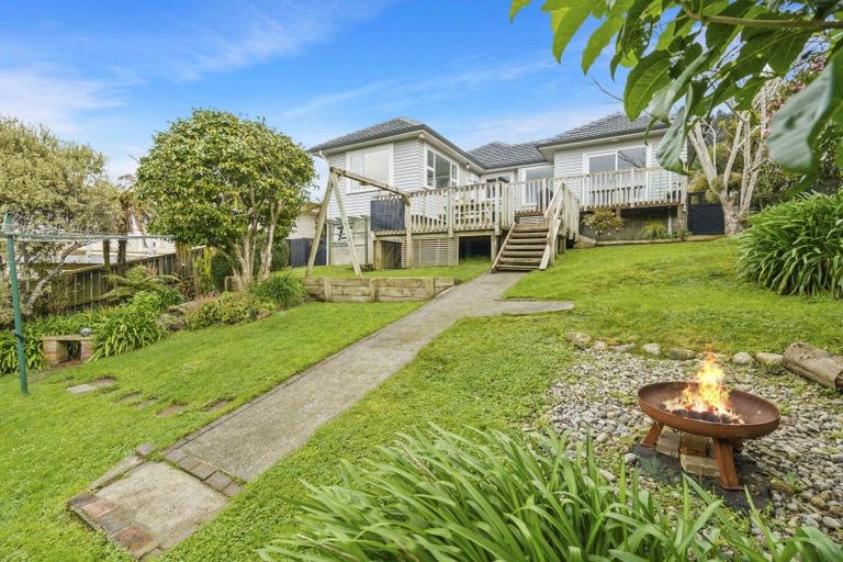 Photo of property in 27 Chester Road, Tawa, Wellington, 5028