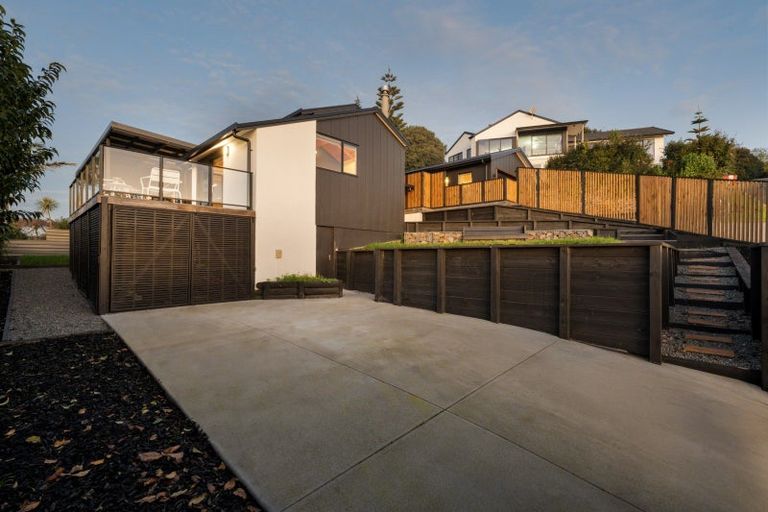 Photo of property in 2 Keam Way, Welcome Bay, Tauranga, 3112