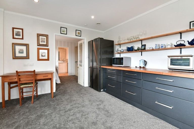 Photo of property in 4 Claude Road, Stanmore Bay, Whangaparaoa, 0932