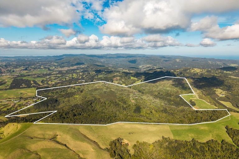 Photo of property in 121 Mount Albion Rise, Taupaki, Henderson, 0782