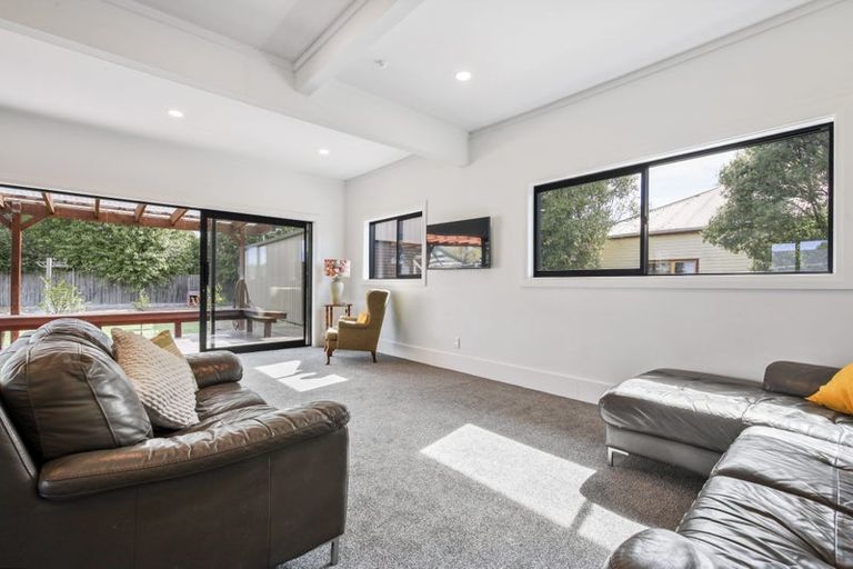 Photo of property in 191 High Street, Oxford, 7430