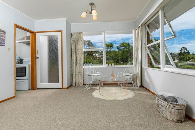 Photo of property in 2/6 Palawan Place, Torbay, Auckland, 0630