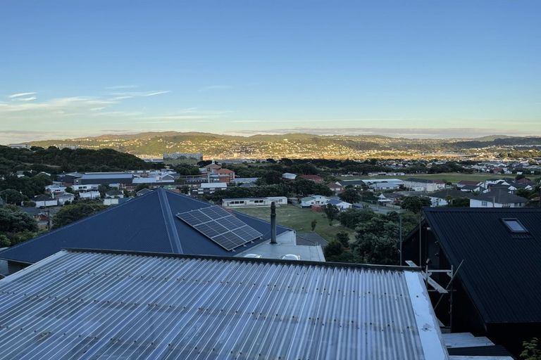 Photo of property in 28 Elphinstone Avenue, Strathmore Park, Wellington, 6022