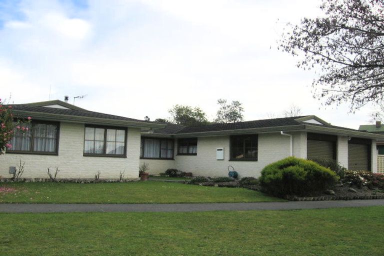 Photo of property in 77 Clifton Terrace, Fitzherbert, Palmerston North, 4410