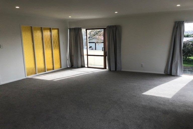 Photo of property in 12a Prince Regent Drive, Half Moon Bay, Auckland, 2012