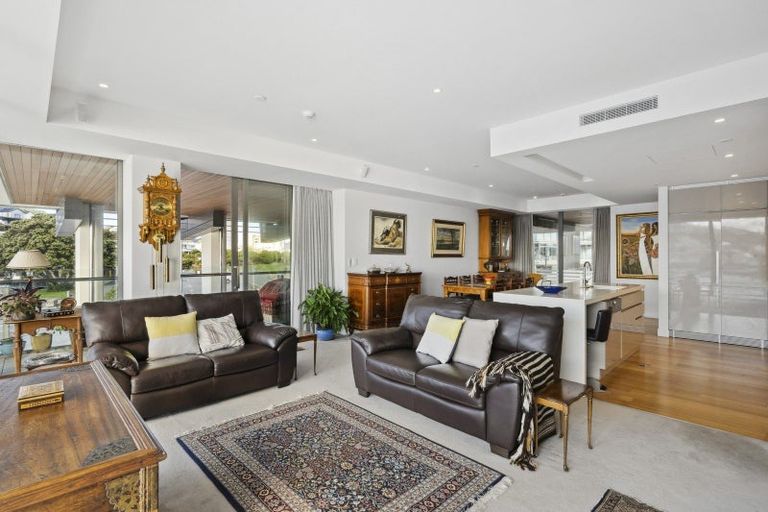 Photo of property in Clyde Quay Wharf, 1a/7 Clyde Quay Wharf, Te Aro, Wellington, 6011