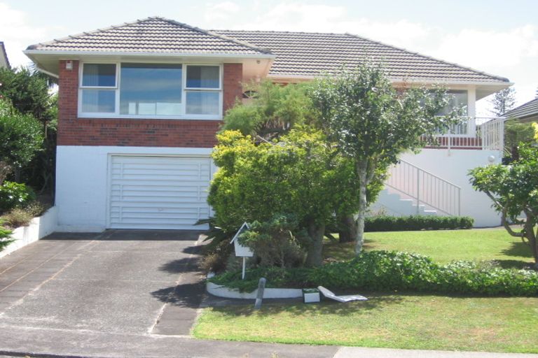 Photo of property in 19 Fowler Street, Northcote, Auckland, 0627
