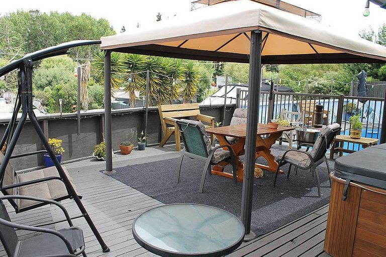 Photo of property in 27 Hurndall Street East, Maungaturoto, 0520