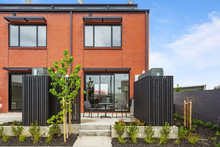 Photo of property in 4/4 Onekiritea Road, Hobsonville, Auckland, 0616