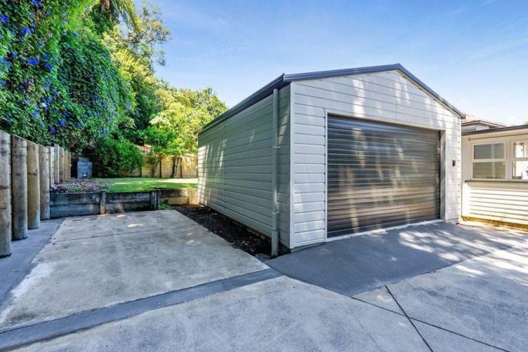 Photo of property in 21a Bracken Street, New Plymouth, 4310