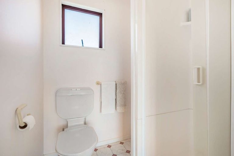 Photo of property in 5 Dudley Crescent, Cable Bay, 0420