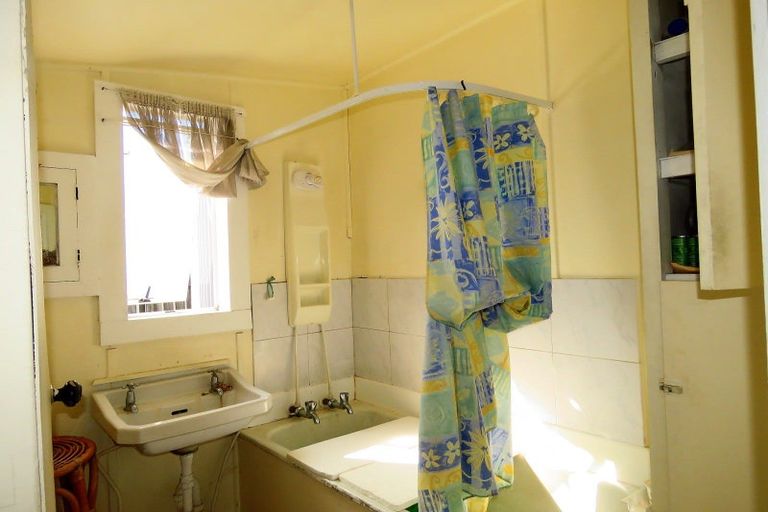 Photo of property in 11 Bright Street, Westport, 7825