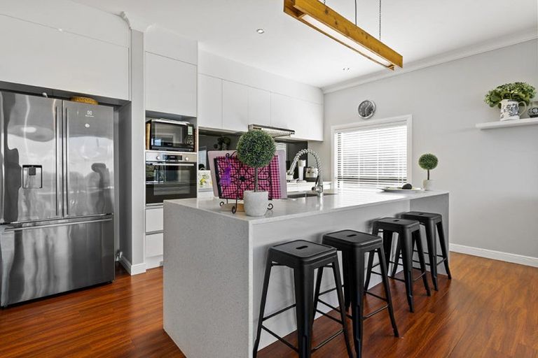 Photo of property in 7 Boutique Way, Orewa, 0931