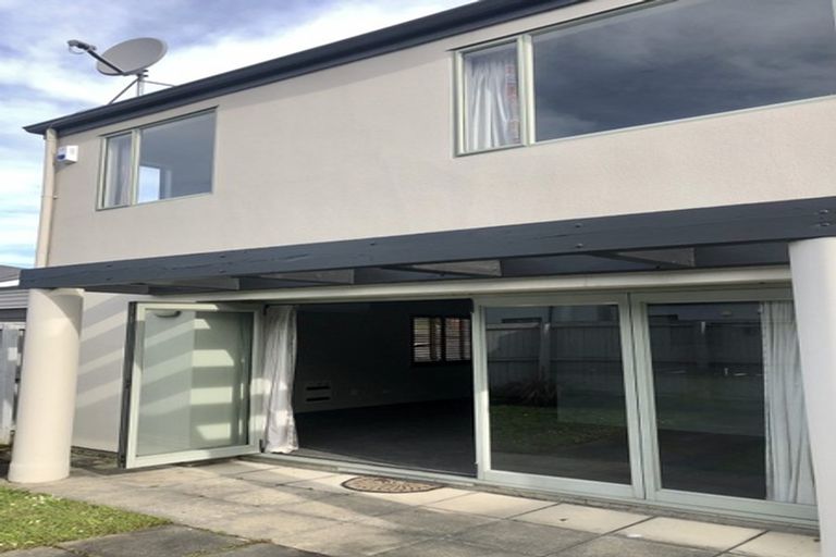 Photo of property in 2/19 Hills Road, Edgeware, Christchurch, 8013