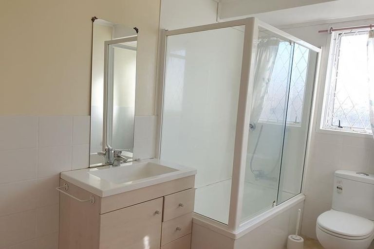 Photo of property in 21 Glennandrew Drive, Half Moon Bay, Auckland, 2012