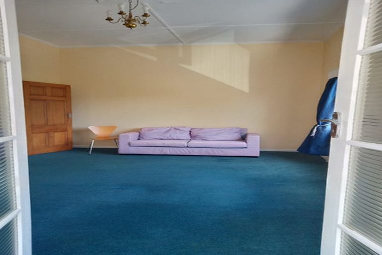 Photo of property in 5 Claremont Grove, Mount Victoria, Wellington, 6011