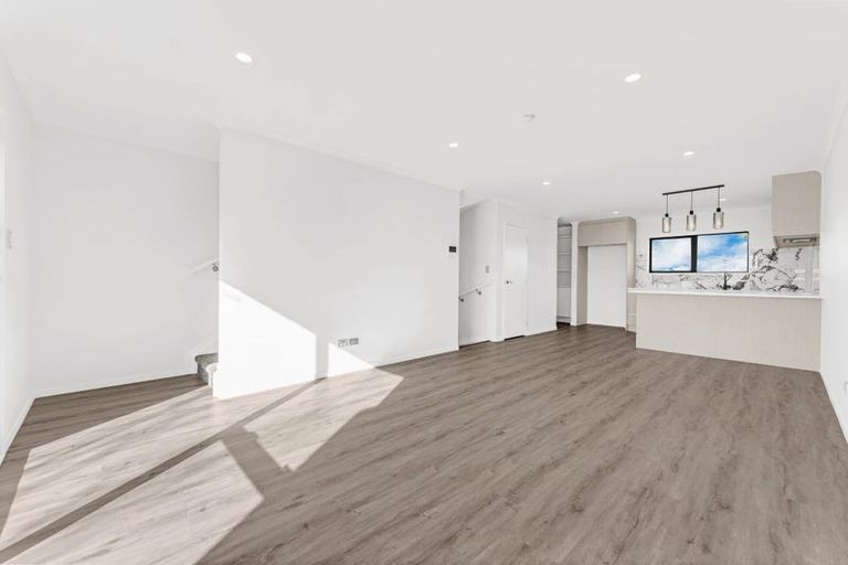 Photo of property in 10d White Road, Manurewa, Auckland, 2102