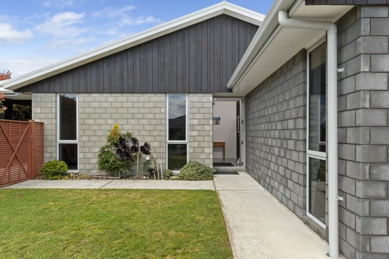 Photo of property in 21 Butterworth Crescent, Papamoa Beach, Papamoa, 3118