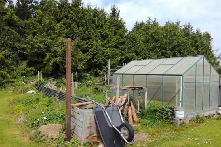 Photo of property in 30 Railway Road, Tuatapere, 9620