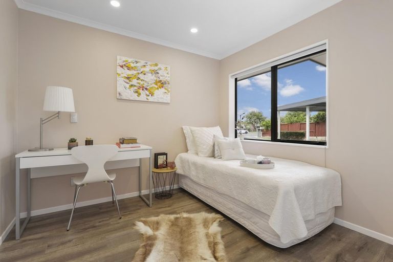 Photo of property in 22 Whitford Place, Rototuna North, Hamilton, 3210