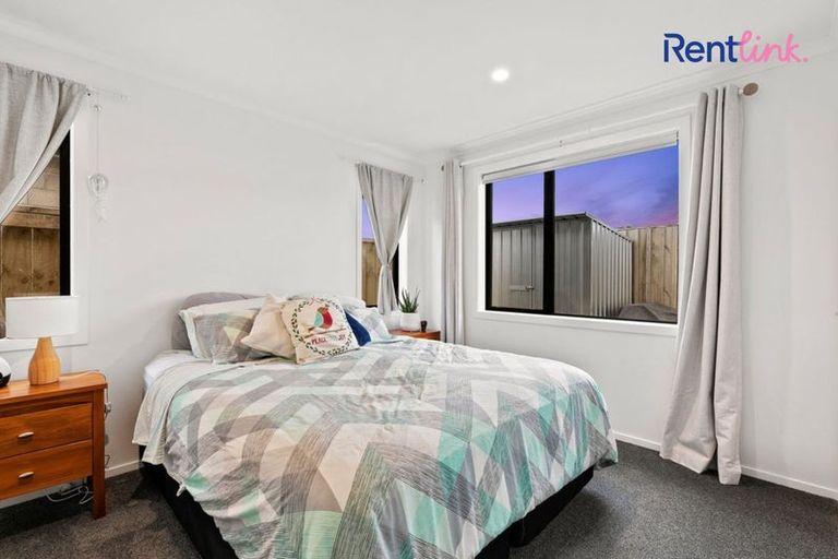 Photo of property in 28 Foley Grove, Pyes Pa, Tauranga, 3110