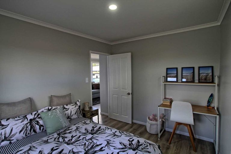 Photo of property in 1/3 Flaxdale Street, Birkdale, Auckland, 0626