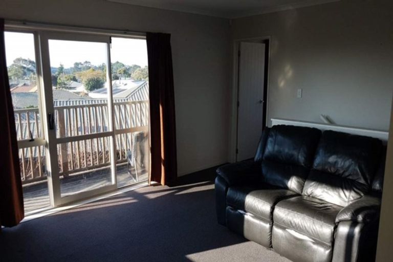 Photo of property in 16 Pono Place, Waiuku, 2123