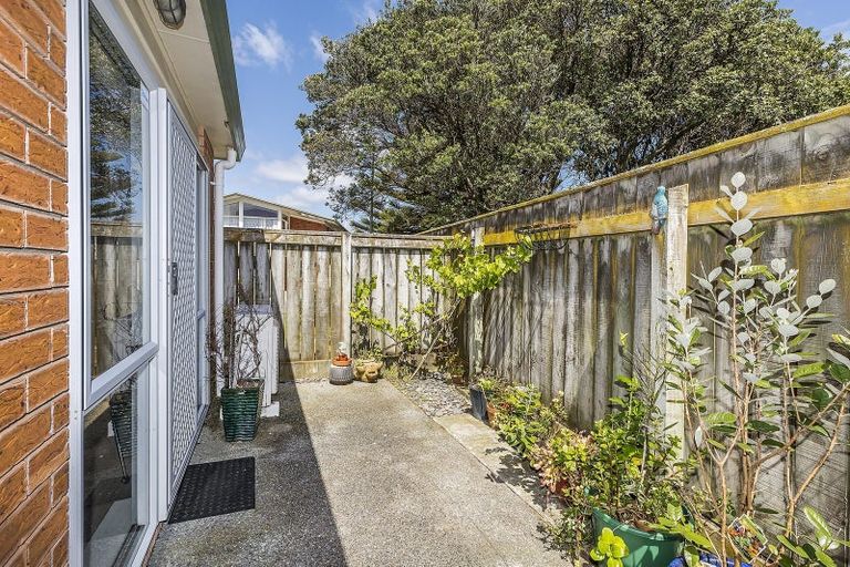 Photo of property in 1 Pohutukawa Grove, Titahi Bay, Porirua, 5022