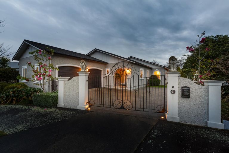 Photo of property in 6 Carlton Avenue, Palmerston North, 4414