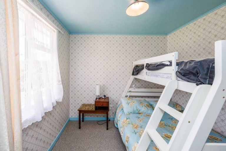 Photo of property in 72 Nash Parade, Foxton Beach, Foxton, 4815