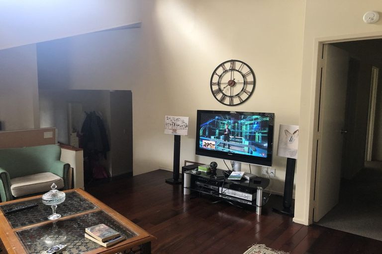 Photo of property in 1/14 Clematis Avenue, Murrays Bay, Auckland, 0630