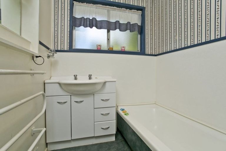 Photo of property in 37 Seon Place, Birkdale, Auckland, 0626