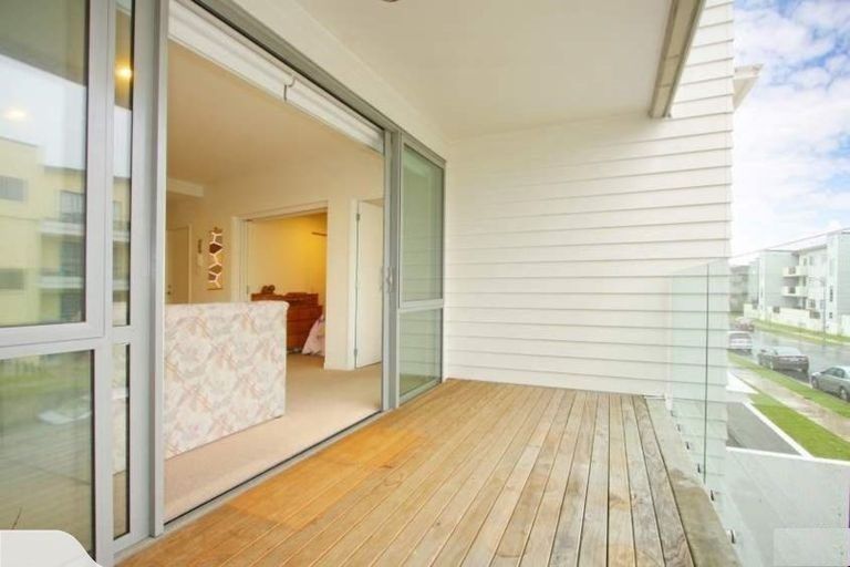 Photo of property in 1f/136 Stancombe Road, Flat Bush, Auckland, 2016