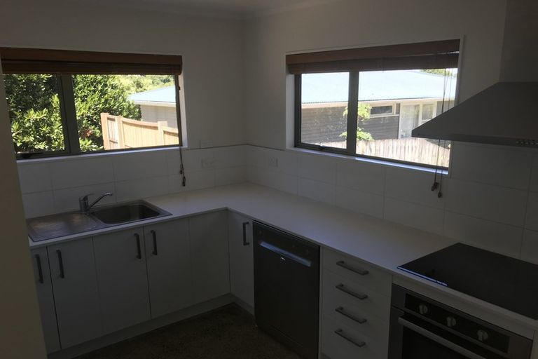 Photo of property in 2/9 Tyne Road, Forrest Hill, Auckland, 0620