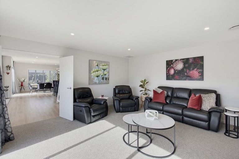 Photo of property in 18 Petrel Close, Paraparaumu Beach, Paraparaumu, 5032