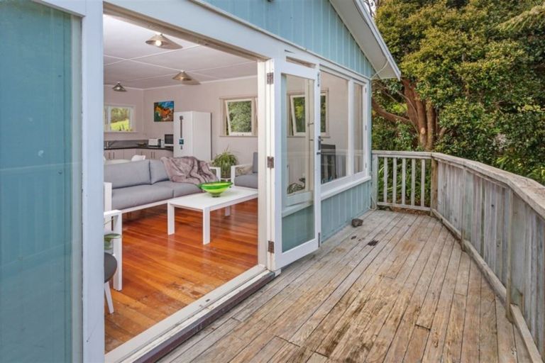 Photo of property in 4 Ocean Beach Road, Tairua, 3508