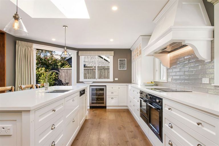 Photo of property in 2 Gwynfa Avenue, Cashmere, Christchurch, 8022