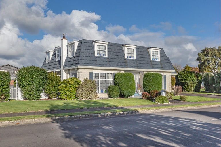 Photo of property in 2 Avon Street, Levin, 5510