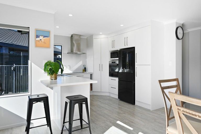 Photo of property in 13 Mangakoea Place, St Andrews, Hamilton, 3200